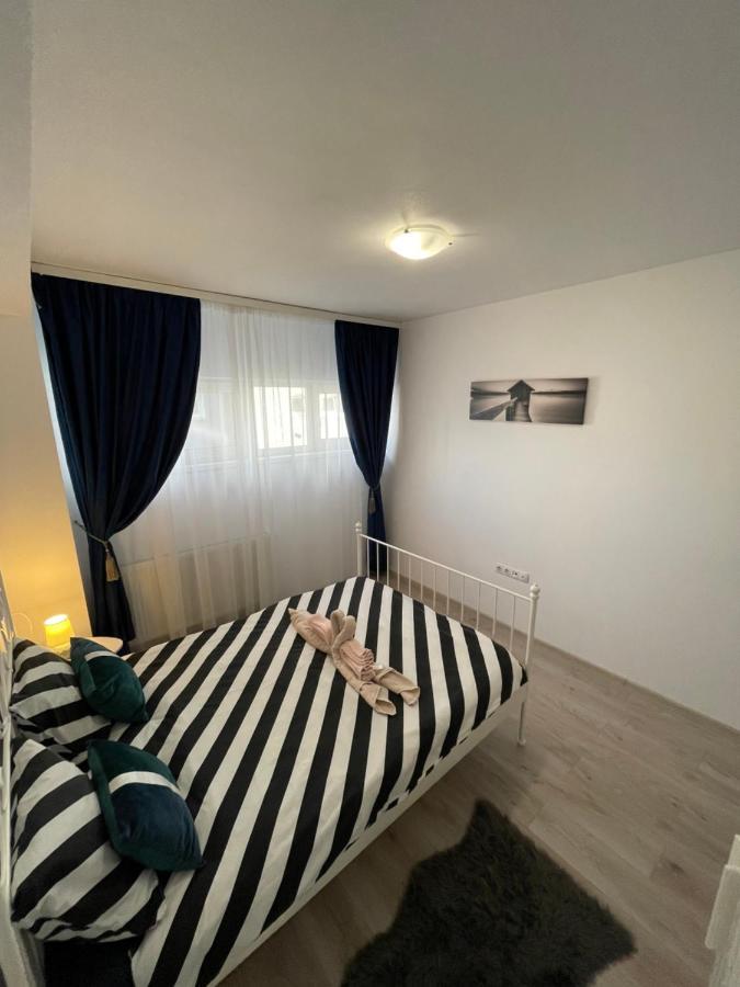 Roxi'S Apartment 锡比乌 外观 照片
