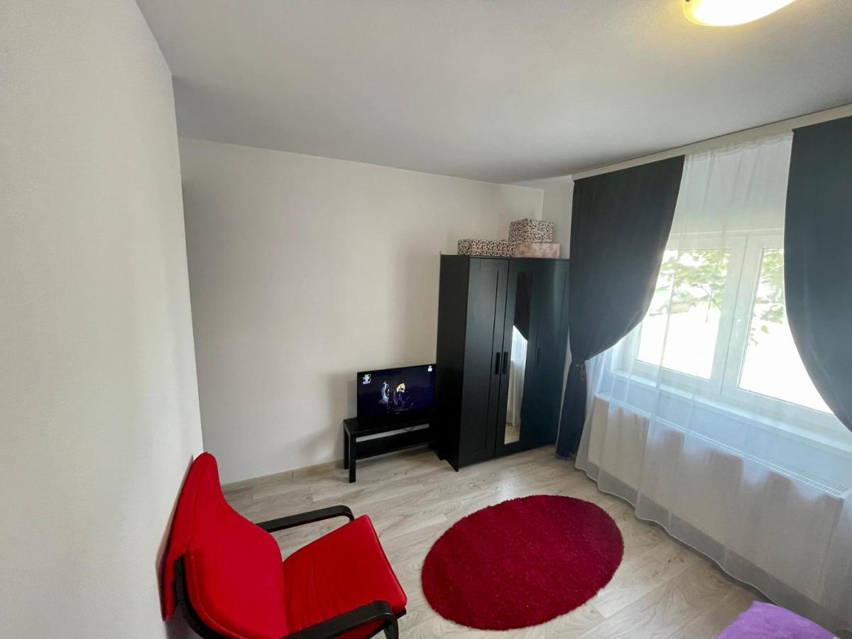 Roxi'S Apartment 锡比乌 外观 照片
