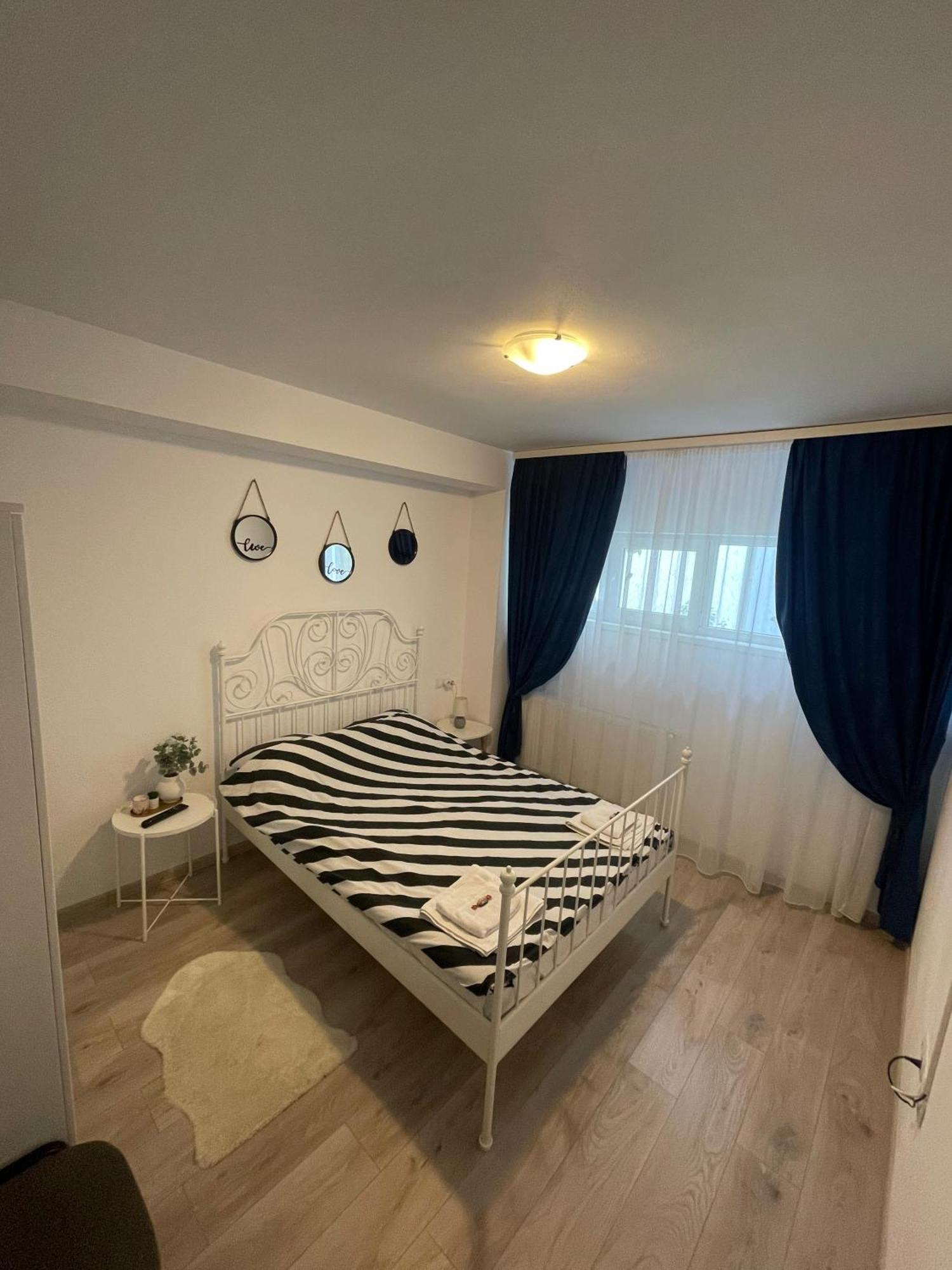 Roxi'S Apartment 锡比乌 外观 照片